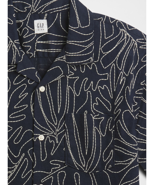 GAP（ギャップ）の「テクスチャー バケーションシャツ (キッズ)（シャツ/ブラウス・キッズ・ネイビー・160cm/150cm/140cm/130cm/120cm/110cm）」の3枚目の写真