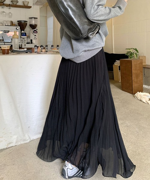 Doula Doula（ドゥーラドゥーラ）の「プリーツシフォンフレアロングスカート（スカート・レディース・ブラック/ホワイト/ベージュ・FREE）」の2枚目の写真
