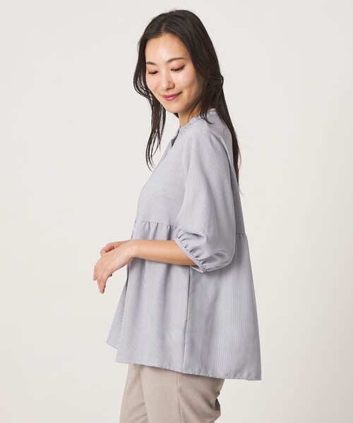 A DAY IN THE LIFE UNITED ARROWS(アデイインザライフユナイテッドアローズ)の「ペプラム バンドカラーブラウス 6分袖 <A DAY IN THE LIFE>(シャツ/ブラウス・レディース・ベージュ/ネイビー/ライム/ロイヤルブルー・FREE)」の4枚目の写真
