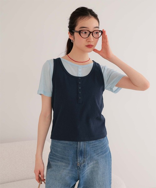 miette(ミエット)の「レイヤードライク半袖トップス(Tシャツ/カットソー・レディース・チャコールグレー/ブラック/ネイビー/レッド・L/M/S)」の4枚目の写真