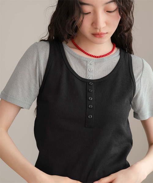 miette(ミエット)の「レイヤードライク半袖トップス(Tシャツ/カットソー・レディース・チャコールグレー/ブラック/ネイビー/レッド・L/M/S)」の2枚目の写真
