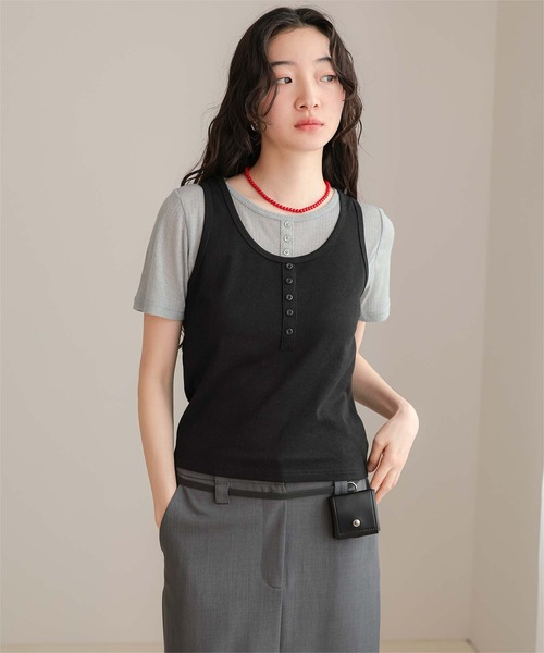 miette(ミエット)の「レイヤードライク半袖トップス(Tシャツ/カットソー・レディース・チャコールグレー/ブラック/ネイビー/レッド・L/M/S)」の7枚目の写真