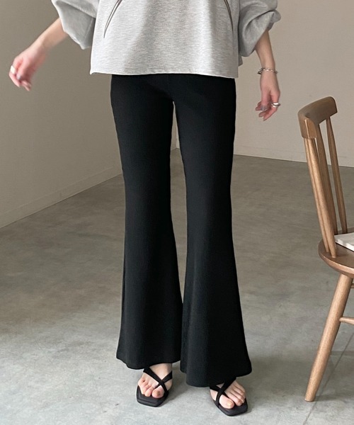 She's Closet(シーズクローゼット)の「ストレッチ ハイウエスト ロング フレアリブパンツ イージーパンツ(その他パンツ・レディース・ブラック/グレイッシュベージュ/カーキブラウン/杢グレー・FREE)」の1枚目の写真