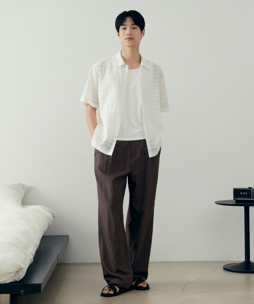 MINDBRIDGE（マインドブリッジ）の「[COUTURE]ワイドワンタックフルバンディングパンツ - 2カラー（その他パンツ・メンズ・オフホワイト/ダークブラウン・29/30/32/34/36）」の4枚目の写真
