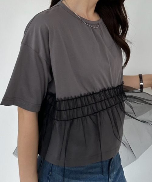 umune(ウムネ)の「Tシャツ 半袖 チュール シアー ドッキング 切替 ギャザー ペプラム フェミニン レイヤード風 トップス カジュアル 夏(Tシャツ/カットソー・レディース・ブラック/グレー/オフホワイト・FREE)」の4枚目の写真
