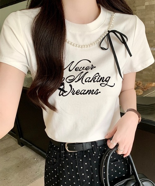 Mejoul（メジュール）の「【2026春夏新作】フロッキープリントパールネックリボンロゴＴシャツ（Tシャツ/カットソー・レディース・ホワイト/ブラック・F）」の3枚目の写真
