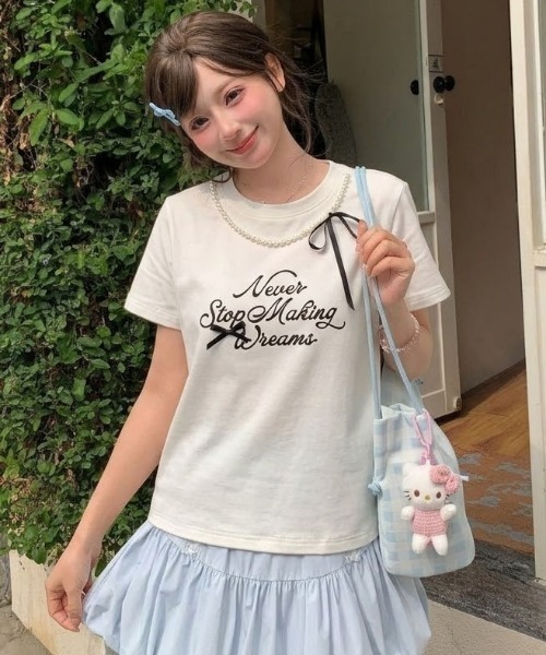 Mejoul（メジュール）の「【2026春夏新作】フロッキープリントパールネックリボンロゴＴシャツ（Tシャツ/カットソー・レディース・ホワイト/ブラック・F）」の5枚目の写真