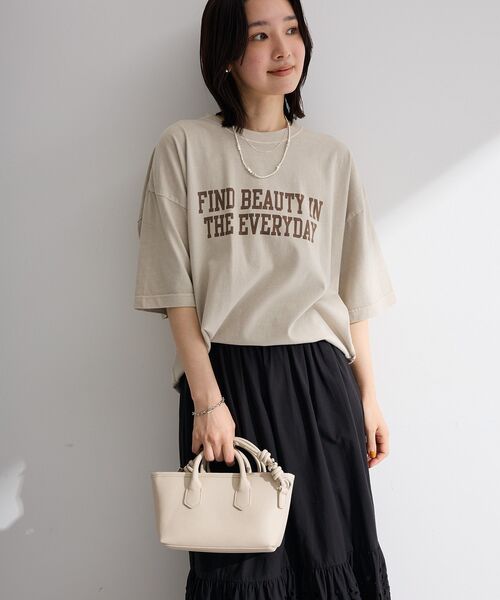 Green Parks(グリーンパークス)の「ピグメントロゴTシャツ(Tシャツ/カットソー・レディース・ホワイト系その他2/チャコールグレー/ベージュ・FREE)」の3枚目の写真