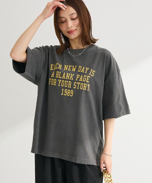 Green Parks(グリーンパークス)の「ピグメントロゴTシャツ(Tシャツ/カットソー・レディース・ホワイト系その他2/チャコールグレー/ベージュ・FREE)」の2枚目の写真