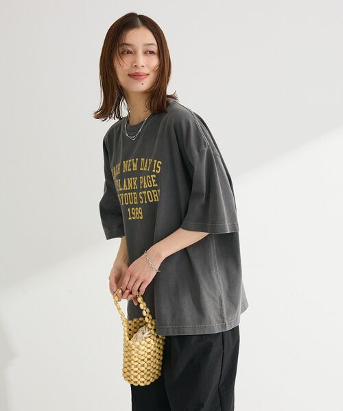 Green Parks(グリーンパークス)の「ピグメントロゴTシャツ(Tシャツ/カットソー・レディース・ホワイト系その他2/チャコールグレー/ベージュ・FREE)」の8枚目の写真
