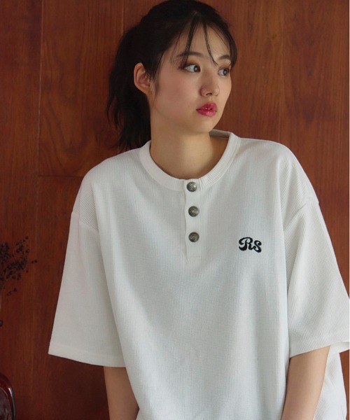 JACKROSE(ジャックローズ)の「B-TRS-コンチョボタン ヘンリーネック SSTEE(Tシャツ/カットソー・メンズ・ホワイト/ブラウン/ブラック・M/L)」の2枚目の写真
