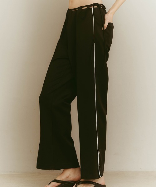 ILANIS(イラニス)の「Quiet Drawstring Jersey Pants(その他パンツ・レディース・アイボリー/ネイビー/ブラック・FREE)」の3枚目の写真