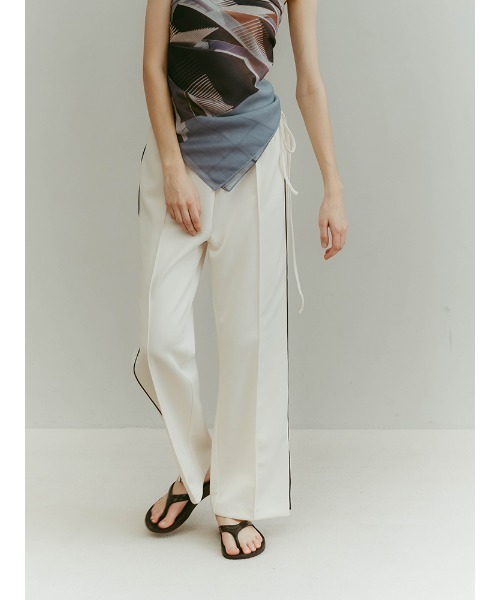 ILANIS(イラニス)の「Quiet Drawstring Jersey Pants(その他パンツ・レディース・アイボリー/ネイビー/ブラック・FREE)」の13枚目の写真