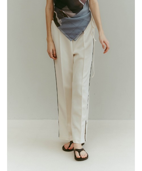 ILANIS(イラニス)の「Quiet Drawstring Jersey Pants(その他パンツ・レディース・アイボリー/ネイビー/ブラック・FREE)」の12枚目の写真