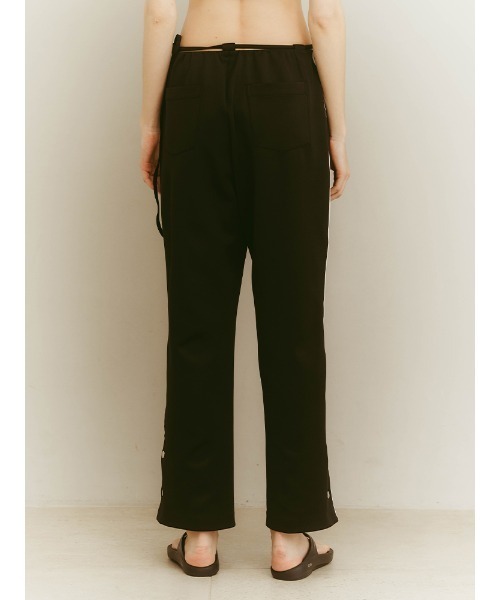 ILANIS(イラニス)の「Quiet Drawstring Jersey Pants(その他パンツ・レディース・アイボリー/ネイビー/ブラック・FREE)」の9枚目の写真