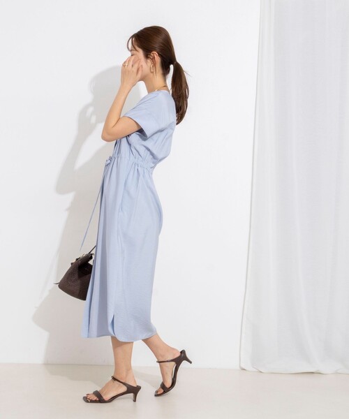NOLLEY’S（ノーリーズ）の「ウォッシャブル前タックワンピース（ワンピース・レディース・サックスブルー/ブラック/ベージュ・36/38）」の6枚目の写真