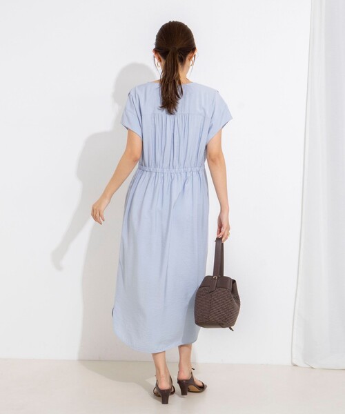 NOLLEY’S（ノーリーズ）の「ウォッシャブル前タックワンピース（ワンピース・レディース・サックスブルー/ブラック/ベージュ・36/38）」の7枚目の写真