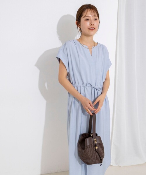 NOLLEY’S（ノーリーズ）の「ウォッシャブル前タックワンピース（ワンピース・レディース・サックスブルー/ブラック/ベージュ・36/38）」の9枚目の写真