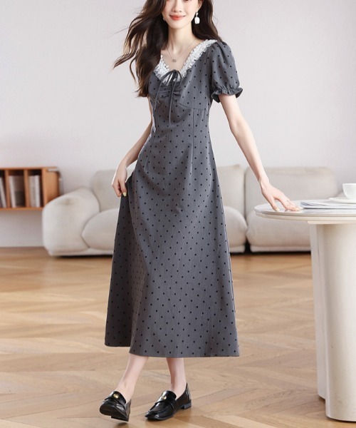 LUCPY(ラクピー)の「ドット柄レースネックロングワンピース(ワンピース・レディース・グレー・X-LARGE/LARGE/MEDIUM/SMALL)」の1枚目の写真