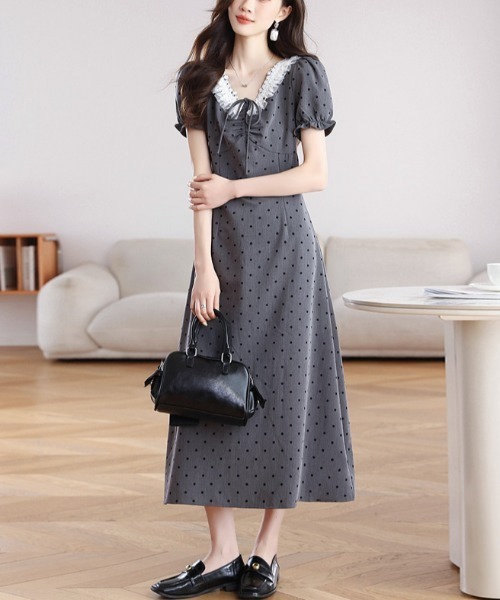 LUCPY(ラクピー)の「ドット柄レースネックロングワンピース(ワンピース・レディース・グレー・X-LARGE/LARGE/MEDIUM/SMALL)」の3枚目の写真