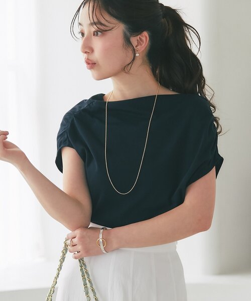 La boutique BonBon(ラブティックボンボン)の「【オシャレ度UP!】アシメドレープネックフレンチカットソー(Tシャツ/カットソー・レディース・ネイビー/ホワイト・FREE)」の2枚目の写真