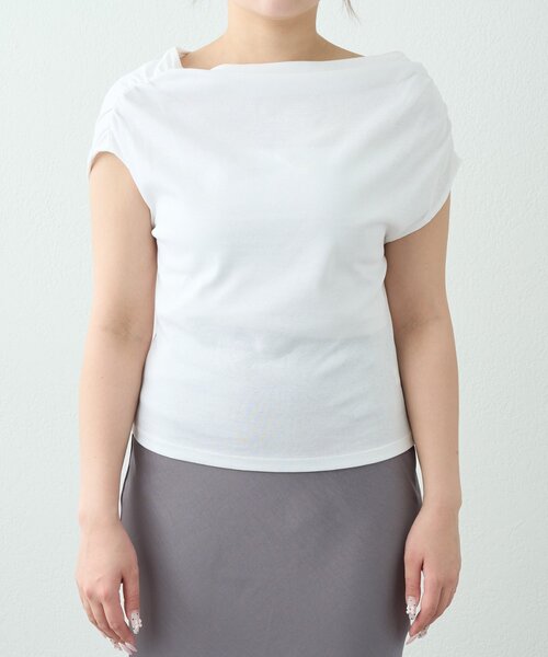 La boutique BonBon(ラブティックボンボン)の「【オシャレ度UP!】アシメドレープネックフレンチカットソー(Tシャツ/カットソー・レディース・ネイビー/ホワイト・FREE)」の3枚目の写真