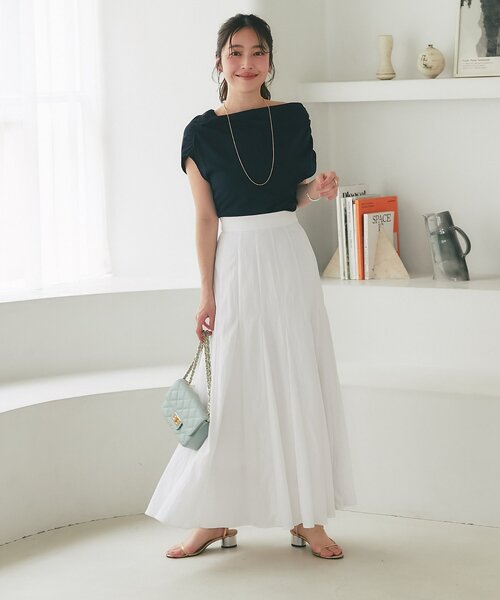La boutique BonBon(ラブティックボンボン)の「【オシャレ度UP!】アシメドレープネックフレンチカットソー(Tシャツ/カットソー・レディース・ネイビー/ホワイト・FREE)」の10枚目の写真
