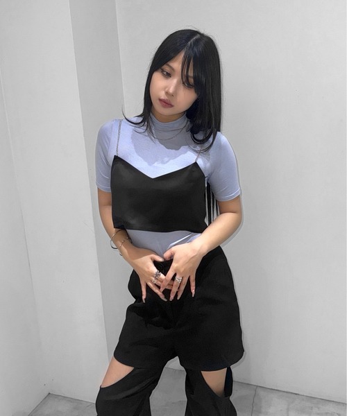 LVEU.（ラブユ.）の「【LVEU.】プチハイネックタイトトップス / トップス ハイネック タイト 半袖 ブラック ブルー ZOZOTOWN限定（Tシャツ/カットソー・レディース・ライトブルー/ブラック・FREE）」の7枚目の写真