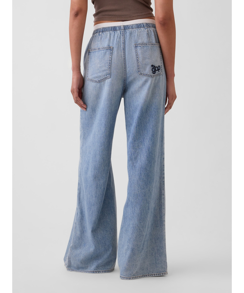 GAP(ギャップ)の「ミッドライズ スーパーライト プルオン バギーデニム(デニムパンツ・レディース・インディゴブルー/ライトインディゴブルー・XS/S/M/L/XXS)」の12枚目の写真