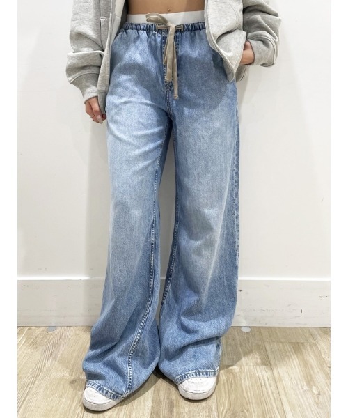 GAP(ギャップ)の「ミッドライズ スーパーライト プルオン バギーデニム(デニムパンツ・レディース・インディゴブルー/ライトインディゴブルー・XS/S/M/L/XXS)」の2枚目の写真