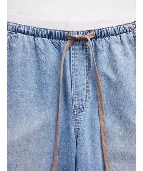 GAP(ギャップ)の「ミッドライズ スーパーライト プルオン バギーデニム(デニムパンツ・レディース・インディゴブルー/ライトインディゴブルー・XS/S/M/L/XXS)」の5枚目の写真