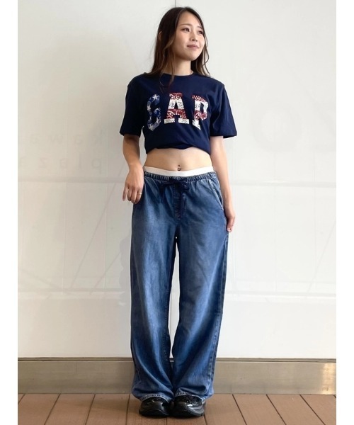 GAP（ギャップ）の「ミッドライズ スーパーライト プルオン バギーデニム（デニムパンツ・レディース・インディゴブルー/ライトインディゴブルー・XS/S/M/L/XXS）」の19枚目の写真