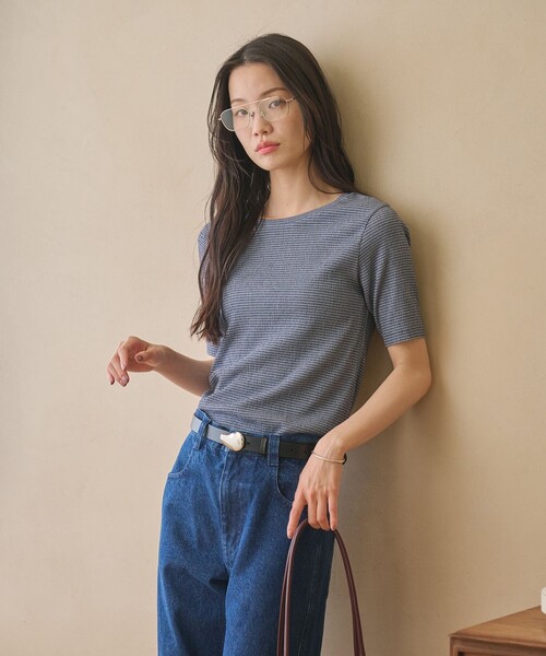 BEAUTY&YOUTH UNITED ARROWS(ビューティーアンドユースユナイテッドアローズ)の「シャーリング コンパクト ボーダー Tシャツ(Tシャツ/カットソー・レディース・ネイビー/ベージュ/ダークブラウン・FREE)」の4枚目の写真