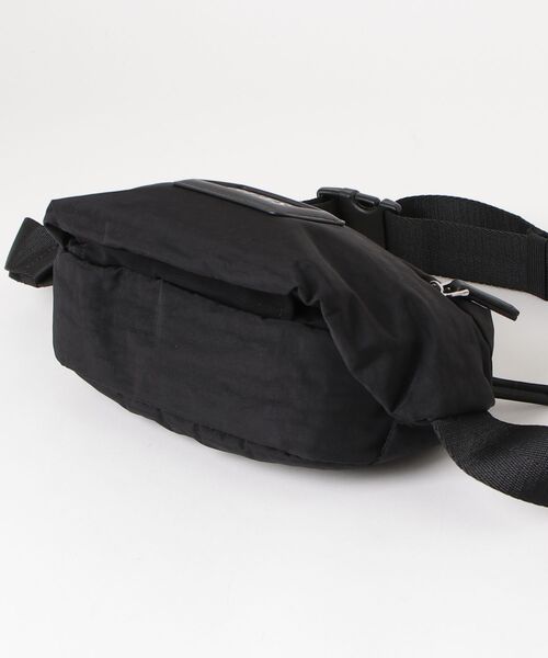 Guess(ゲス)の「BINX Waist Pack ボディバッグ ウエストポーチ(ボディバッグ/ウエストポーチ・メンズ・ブラック・ONE SIZE)」の11枚目の写真