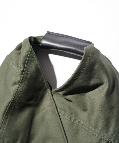 THRIFTY LOOK(スリフティールック)の「THRIFTY LOOK / スリフティールック BDU TRIANGLE TOTE SMALL トライアングル トートバッグ スモールサイス(トートバッグ・メンズ・ブラック/オリーブ・FREE)」の14枚目の写真
