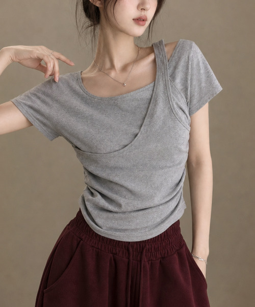VIVID LADY(ビビッドレディー)の「アシメワンショル レイヤード風 半袖Tシャツ(Tシャツ/カットソー・レディース・グレー/ブラック/ホワイト・FREE)」の10枚目の写真