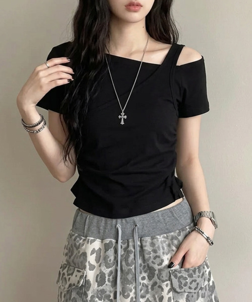 VIVID LADY(ビビッドレディー)の「アシメワンショル レイヤード風 半袖Tシャツ(Tシャツ/カットソー・レディース・グレー/ブラック/ホワイト・FREE)」の5枚目の写真