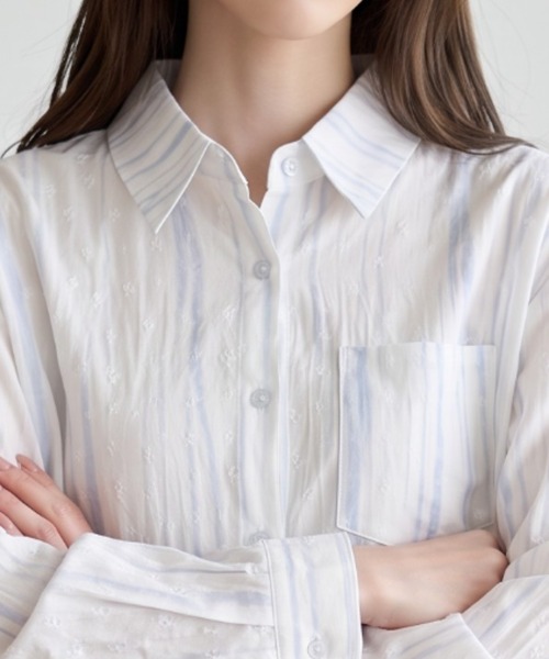 umune（ウムネ）の「ストライプシャツ 長袖 オーバーサイズ ルーズ ビッグシルエット ワッシャー加工 シアー感 透け感 薄手 羽織り カジュアル トップス 秋 冬（シャツ/ブラウス・レディース・ライトブルー/ライトピンク/ライトグレー・FREE）」の16枚目の写真
