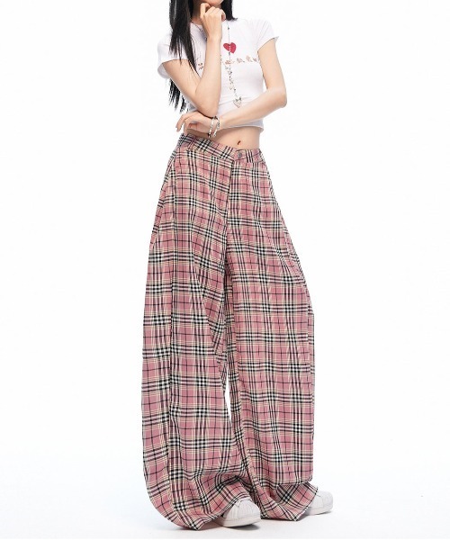 ＆soiree（アンドソワレ）の「ローウエストチェック柄ルーズワイドパンツ（その他パンツ・レディース・ピンク・X-LARGE/LARGE/MEDIUM/SMALL）」の2枚目の写真