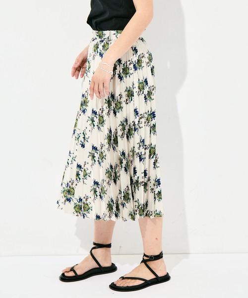 FUMIE TANAKA（フミエタナカ）の「[FUMIE=TANAKA/フミエタナカ]flower pleats SK（スカート・レディース・ホワイト/ブラック・38/36）」の4枚目の写真