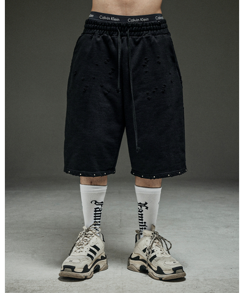 MWOONG(ムン)の「Stud destroyed P BK Half(スウェットパンツ・レディース・その他・FREE)」の1枚目の写真