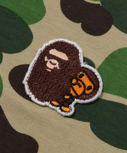 A BATHING APE（アベイシングエイプ）の「ABC CAMO APE & MILO ONE POINT TEE（Tシャツ/カットソー・キッズ・ブルー/ピンク/グリーン・110/100/90/130/140）」の7枚目の写真