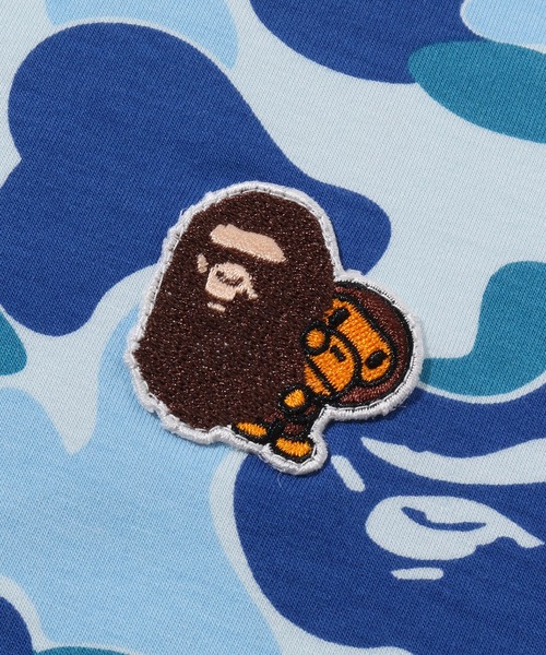 A BATHING APE（アベイシングエイプ）の「ABC CAMO APE & MILO ONE POINT TEE（Tシャツ/カットソー・キッズ・ブルー/ピンク/グリーン・110/100/90/130/140）」の8枚目の写真