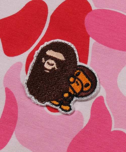 A BATHING APE（アベイシングエイプ）の「ABC CAMO APE & MILO ONE POINT TEE（Tシャツ/カットソー・キッズ・ブルー/ピンク/グリーン・110/100/90/130/140）」の9枚目の写真