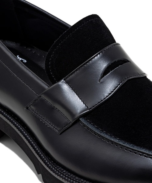 CONZ(コンズ)の「NEW CLASSIC COIN LOAFERS BLACK BLACK SUEDE(ローファー・メンズ・ブラック・26/25.5/27/25/26.5)」の8枚目の写真