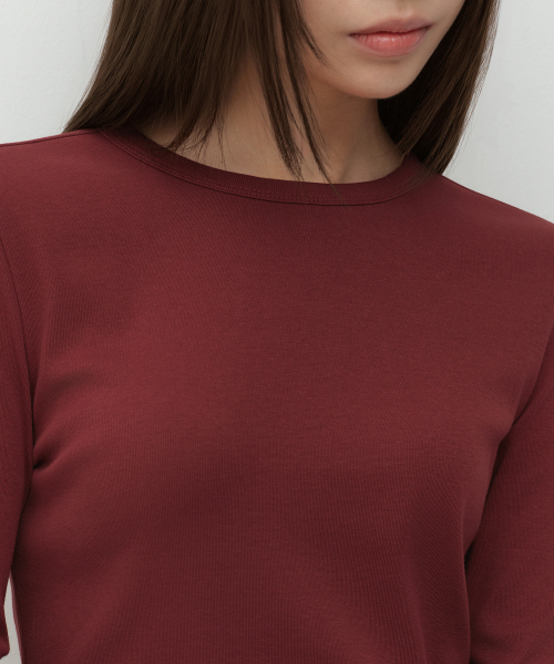 MUSINSA STANDARD WOMAN（ムシンサスタンダードウーマン）の「ウィメンズスリムクルーネック長袖Tシャツ[チリレッド]（Tシャツ/カットソー・レディース・その他・LARGE/MEDIUM/SMALL/X-SMALL）」の4枚目の写真