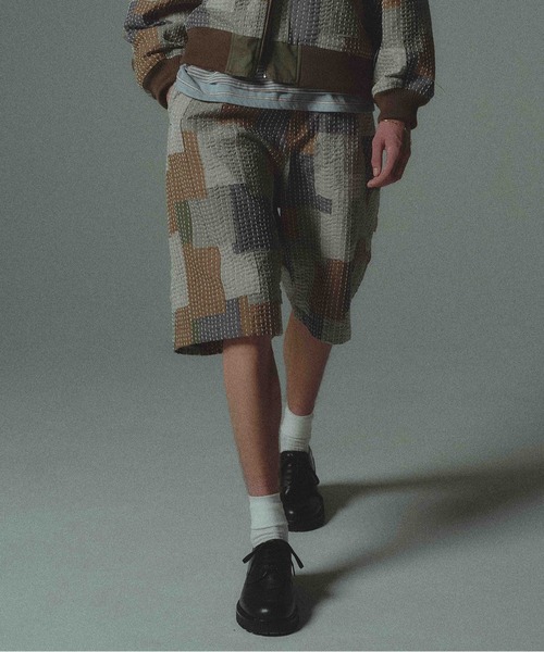 amok(アモク)の「SASHIKO PATCHED SHORT PANTS(その他パンツ・メンズ・カーキ/マルチ・M/L/S)」の1枚目の写真