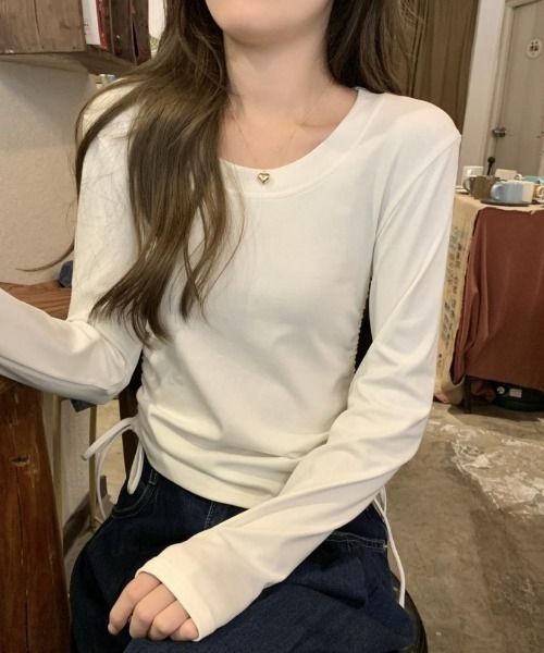 owen(オーウェン)の「ロングスリーブ トップス シャーリングデザイン ロングTシャツ カットソー(Tシャツ/カットソー・レディース・ブラック/ホワイト/ライトグレー・S/M/L)」の9枚目の写真
