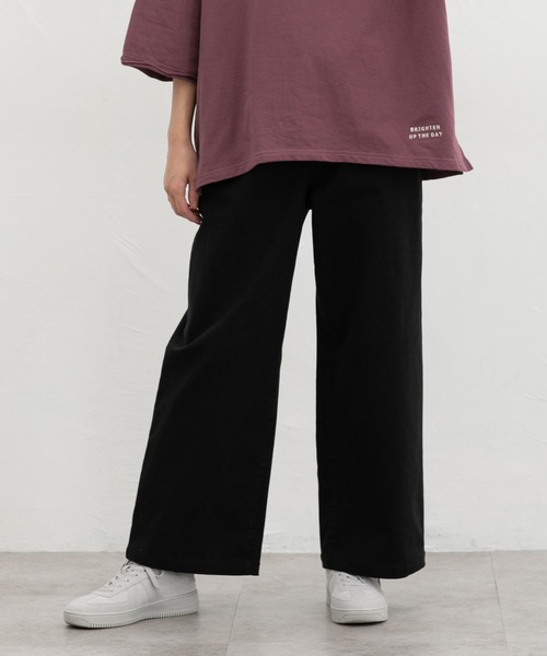 Honeys(ハニーズ)の「デニムイージーパンツ(股下66cm)(デニムパンツ・レディース・ダークインディゴブルー/ブラック/ライトインディゴブルー・3L/L/LL/M/S)」の2枚目の写真