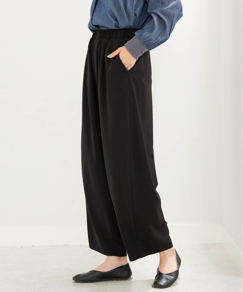 BELLUNA PLUS(ベルーナ)の「とろみビンテージ素材バレルパンツ(その他パンツ・レディース・ブラック/カーキ/レンガ・X-LARGE/MEDIUM/LARGE)」の1枚目の写真